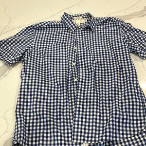 Men’s short sleeve blue checkered button up. Size L